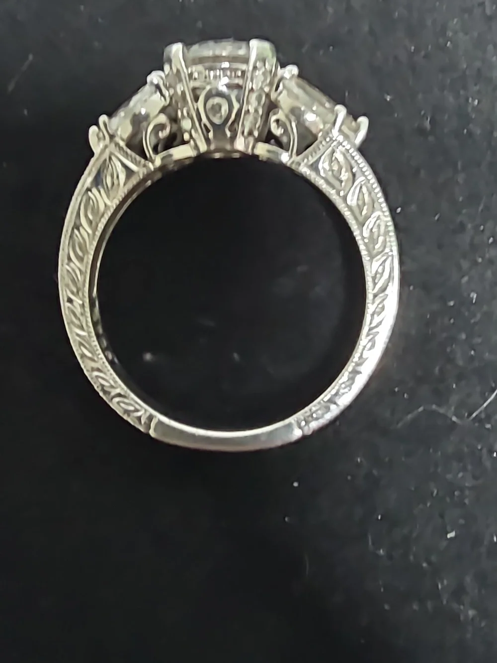 Elegant vintage Sterling Silver Cubic Zerconia engagement ring - Picture 3 of 5